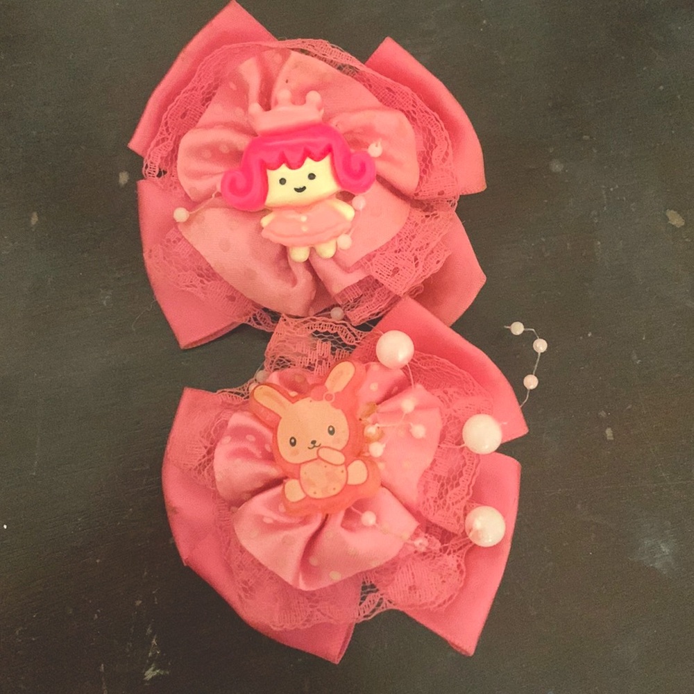 Pink bows
